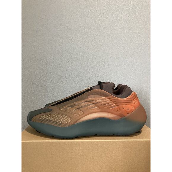 Adidas Yeezy 700 V3 Copper Fade Brand New Men’s 11.5